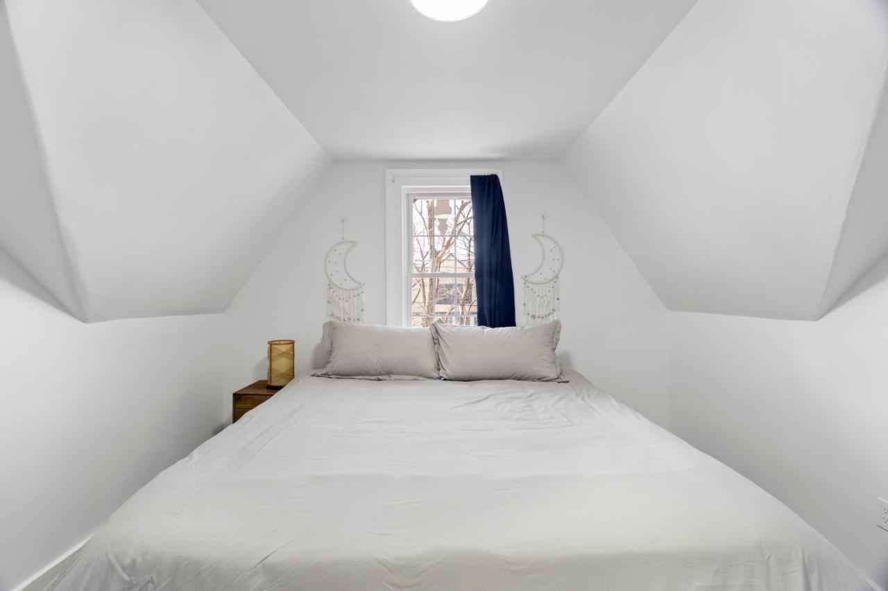 شقة Cozy Gem In The Heart Of East Rock With Free Parking Near Yale And Dt نيو هافن المظهر الخارجي الصورة