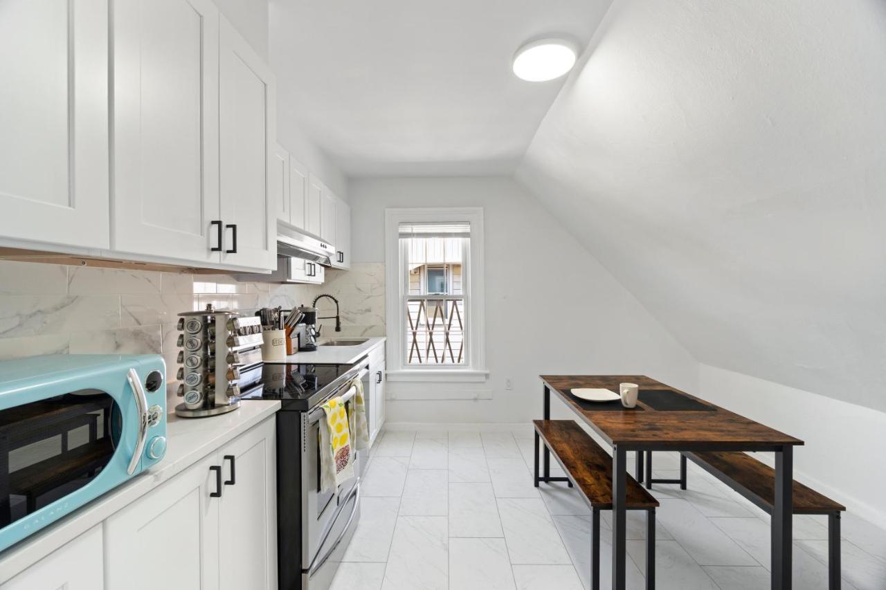شقة Cozy Gem In The Heart Of East Rock With Free Parking Near Yale And Dt نيو هافن المظهر الخارجي الصورة
